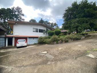 Venta de finca con uso comercial y acceso directo a carretera #26-553 GS