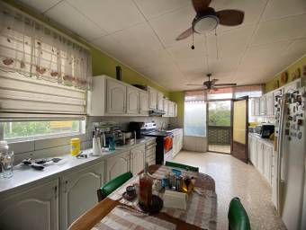 Venta de finca con uso comercial y acceso directo a carretera #26-553 GS