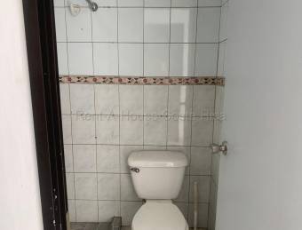 Se alquila local comercial en Carmen San José 27-47