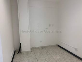 Se alquila local comercial en Carmen San José 27-47