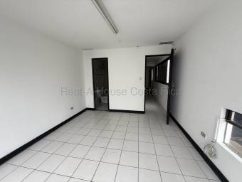 Se alquila local comercial en Carmen San José 27-47