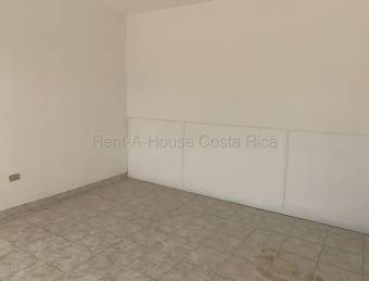 Se alquila local comercial en Carmen San José 27-47