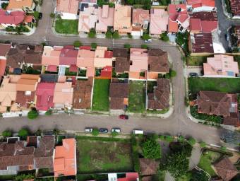 Se vende lote en San Pablo Heredia 27-285