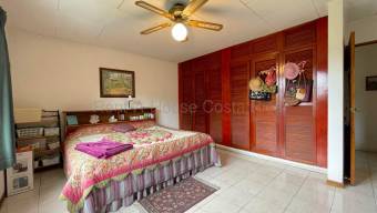 Se vende casa en San Rafael Escazú 27-289