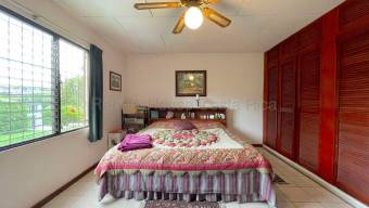 Se vende casa en San Rafael Escazú 27-289