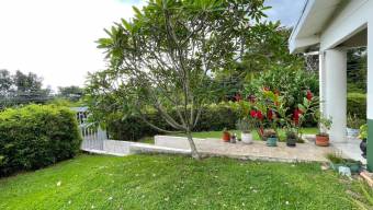 Se vende casa en San Rafael Escazú 27-289