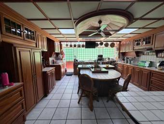 Se vende casa en Sabana San José 27-145
