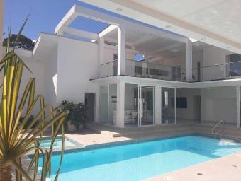 Se vende casa en Escazú Centro 26-175
