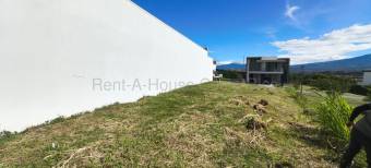 Venta de Lote Residencial con Hermosa Vista en Guachipelín #27-212 GS