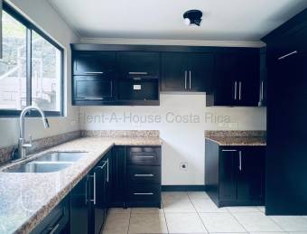 Venta de Elegante Casa con Vista en San Rafael de Heredia #27-223 GS