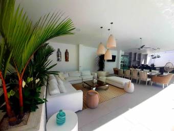 Venta de casa contemporánea de lujo con piscina y mobiliario #26-17 GS Venta de casa contemporánea de lujo con piscina y mobiliario #26-17 GS