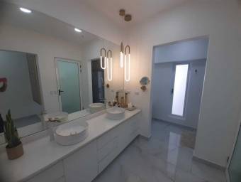 Venta de casa contemporánea de lujo con piscina y mobiliario #26-17 GS Venta de casa contemporánea de lujo con piscina y mobiliario #26-17 GS