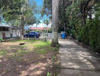 Venta de residencial con 2 casas y 9 apartamentos #26-741 GS