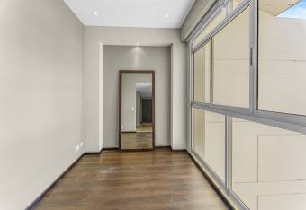 ALQUILER Lujoso Pent-house con 2 pisos en Escazú 