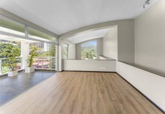 ALQUILER Lujoso Pent-house con 2 pisos en Escazú 