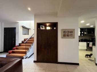 Casa en venta en Escazú cerca Distrito 4