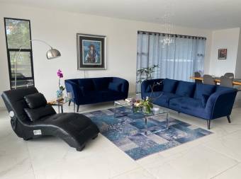 Casa contemporánea a la venta con vista - Escazú