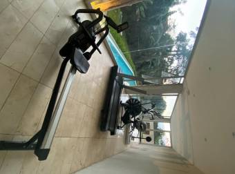Casa contemporánea a la venta con vista - Escazú