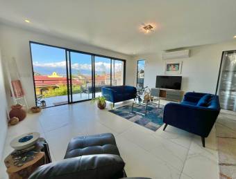 Casa contemporánea a la venta con vista - Escazú