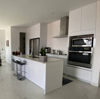 Casa contemporánea a la venta con vista - Escazú