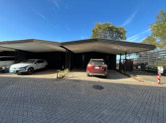Casa contemporánea a la venta con vista - Escazú