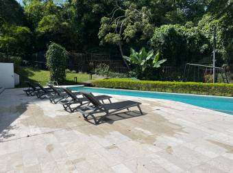Casa contemporánea a la venta con vista - Escazú