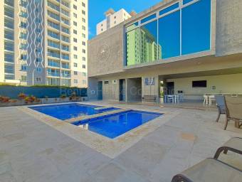 Alquiler de Moderno Apartamento en Condominio Altamira-Heredia 