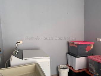 Se vende casa en San Antonio Escazú 26-2166