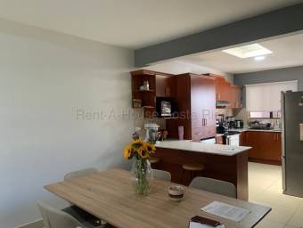 Se vende casa en San Antonio Escazú 26-2166