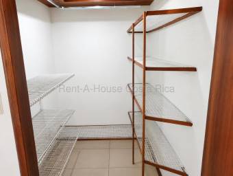 Se alquila casa en Escazú Centro 27-142 Se alquila casa en Escazú Centro 27-142