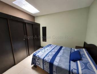 Venta de Casa de Una Planta con Amplio Jardín en Santo Domingo de Heredia #27-257 GS