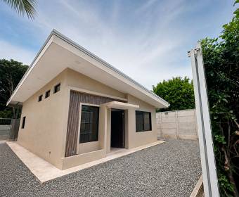 Single-story house with 2 bedrooms for rent in La Guácima, Alajuela Single-story house with 2 bedrooms for rent in La Guácima, Alajuela