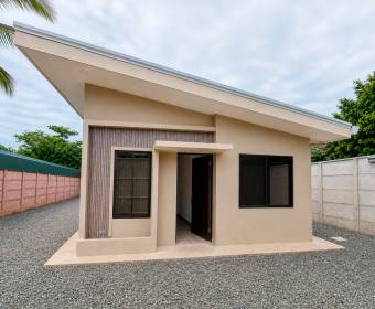 Single-story house with 2 bedrooms for rent in La Guácima, Alajuela