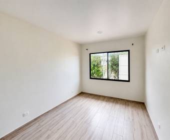 Single-story house with 2 bedrooms for rent in La Guácima, Alajuela Single-story house with 2 bedrooms for rent in La Guácima, Alajuela