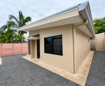 Single-story house with 2 bedrooms for rent in La Guácima, Alajuela Single-story house with 2 bedrooms for rent in La Guácima, Alajuela