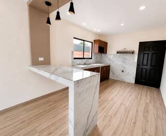 Single-story house with 2 bedrooms for rent in La Guácima, Alajuela Single-story house with 2 bedrooms for rent in La Guácima, Alajuela