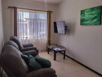 Se alquila casa en La Trinidad Moravia 27-308