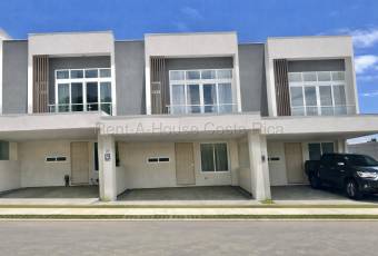 Se alquila casa en La Ribera Belén 26-1991