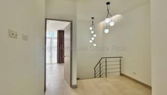 Se alquila casa en La Ribera Belén 26-1991