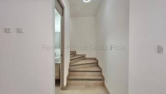 Se alquila casa en La Ribera Belén 26-1991