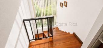 Se vende casa en Mercedes Montes de Oca 27-113