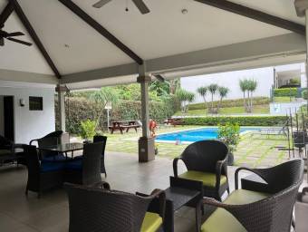 Se vende casa en Ulloa Heredia 26-2246