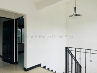 Se vende casa en Ulloa Heredia 26-2246