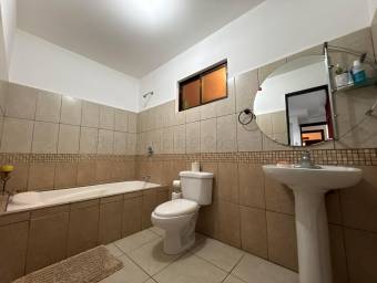 Se vende casa en San Francisco Heredia 27-74