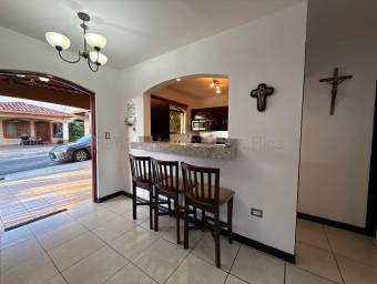 Se vende casa en San Francisco Heredia 27-74
