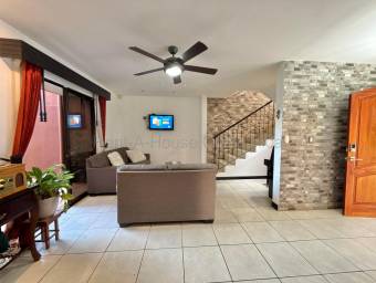 Se vende casa en San Francisco Heredia 27-74