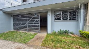 Se Vende Casa en Residencial El Pinar, San Pedro de Montes de Oca 3 Habitaciones más Ofici