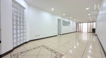 Se Vende Casa en Residencial El Pinar, San Pedro de Montes de Oca 3 Habitaciones más Ofici