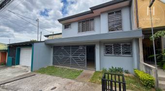 Se Vende Casa en Residencial El Pinar, San Pedro de Montes de Oca 3 Habitaciones más Ofici