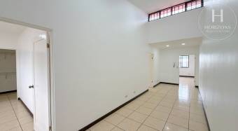 Se Vende Casa en Residencial El Pinar, San Pedro de Montes de Oca 3 Habitaciones más Ofici